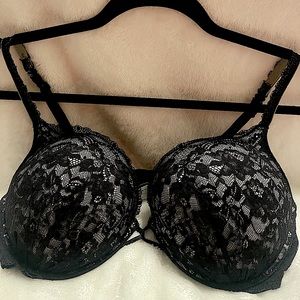 Victoria’s Secret Bombshell Bra • 38C • Black Lace